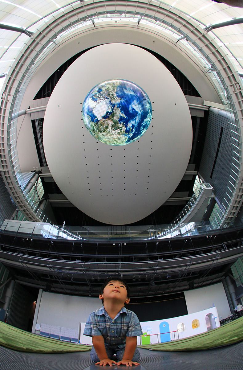 世界初の地球ディスプレイ