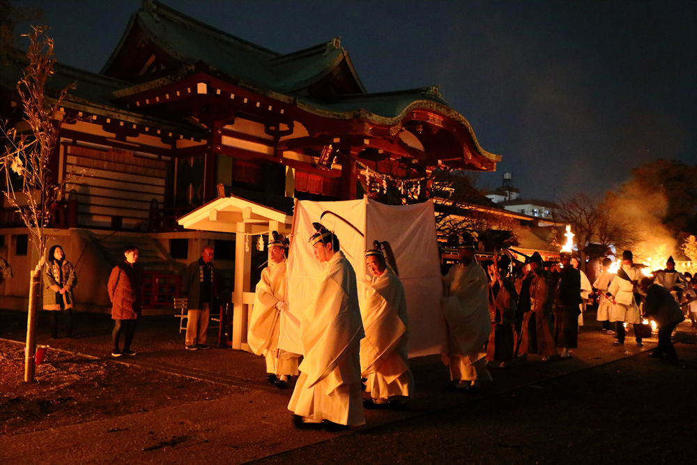 神が通る
