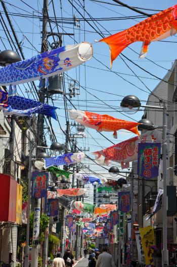 亀戸五丁目中央通り商店街 亀戸・下町こいのぼり祭り