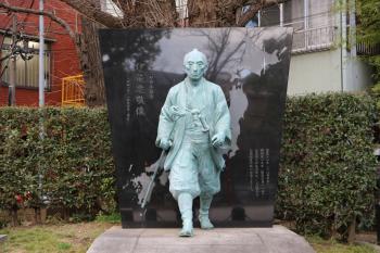 富岡八幡宮境内(伊能忠敬像)